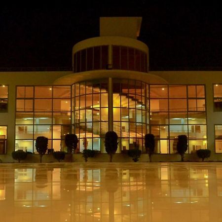 Seven Sky Clarks Exotica Hotel Bhuj Luaran gambar