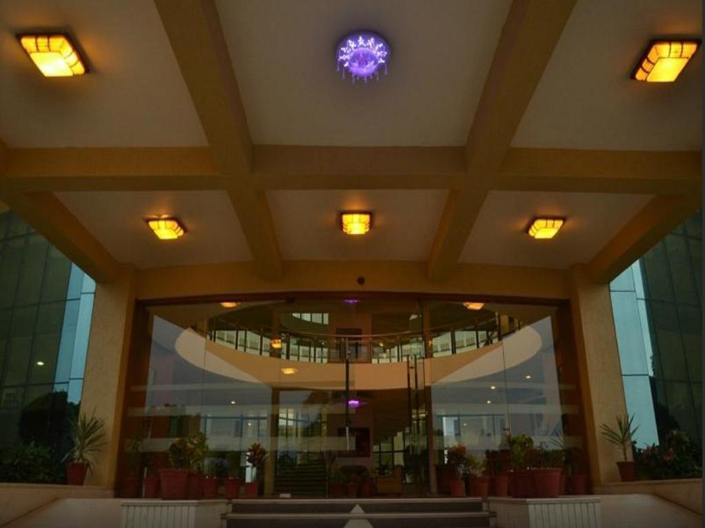 Seven Sky Clarks Exotica Hotel Bhuj Luaran gambar