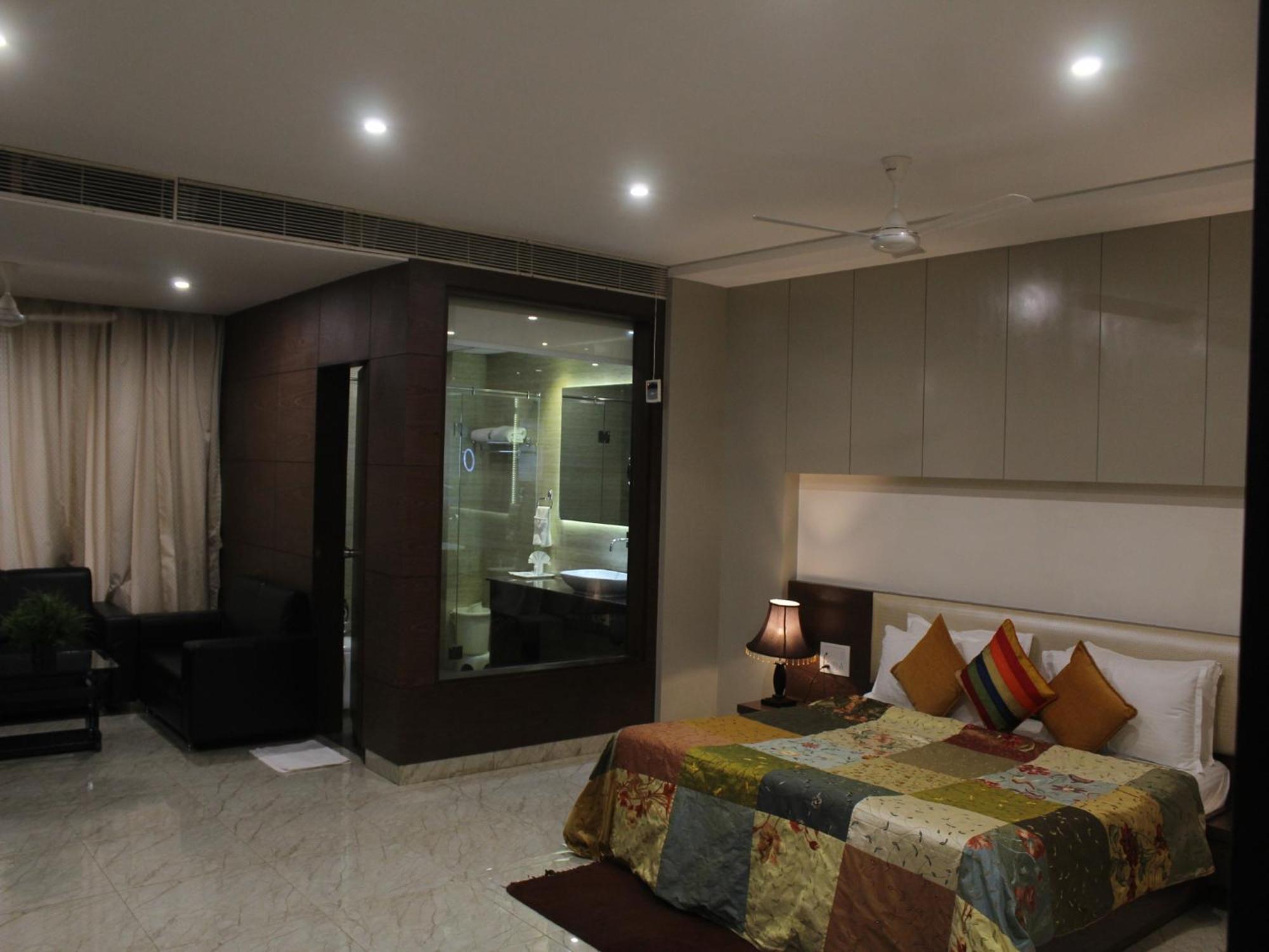 Seven Sky Clarks Exotica Hotel Bhuj Luaran gambar