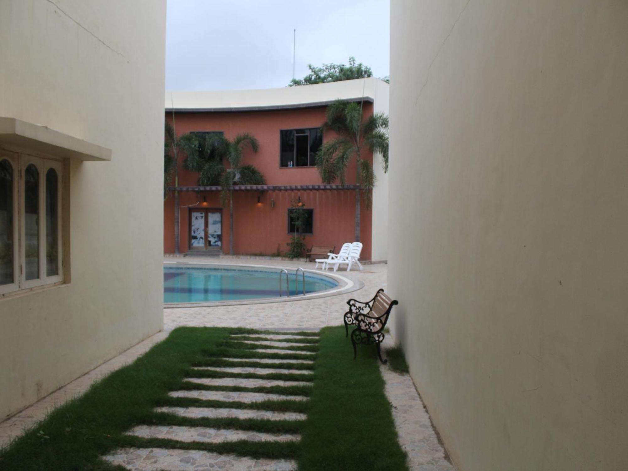 Seven Sky Clarks Exotica Hotel Bhuj Luaran gambar