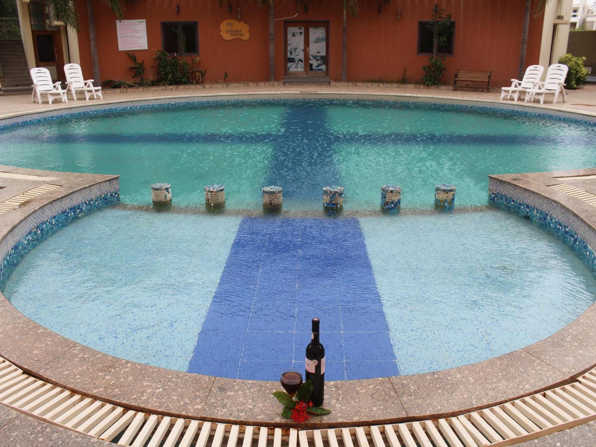 Seven Sky Clarks Exotica Hotel Bhuj Luaran gambar