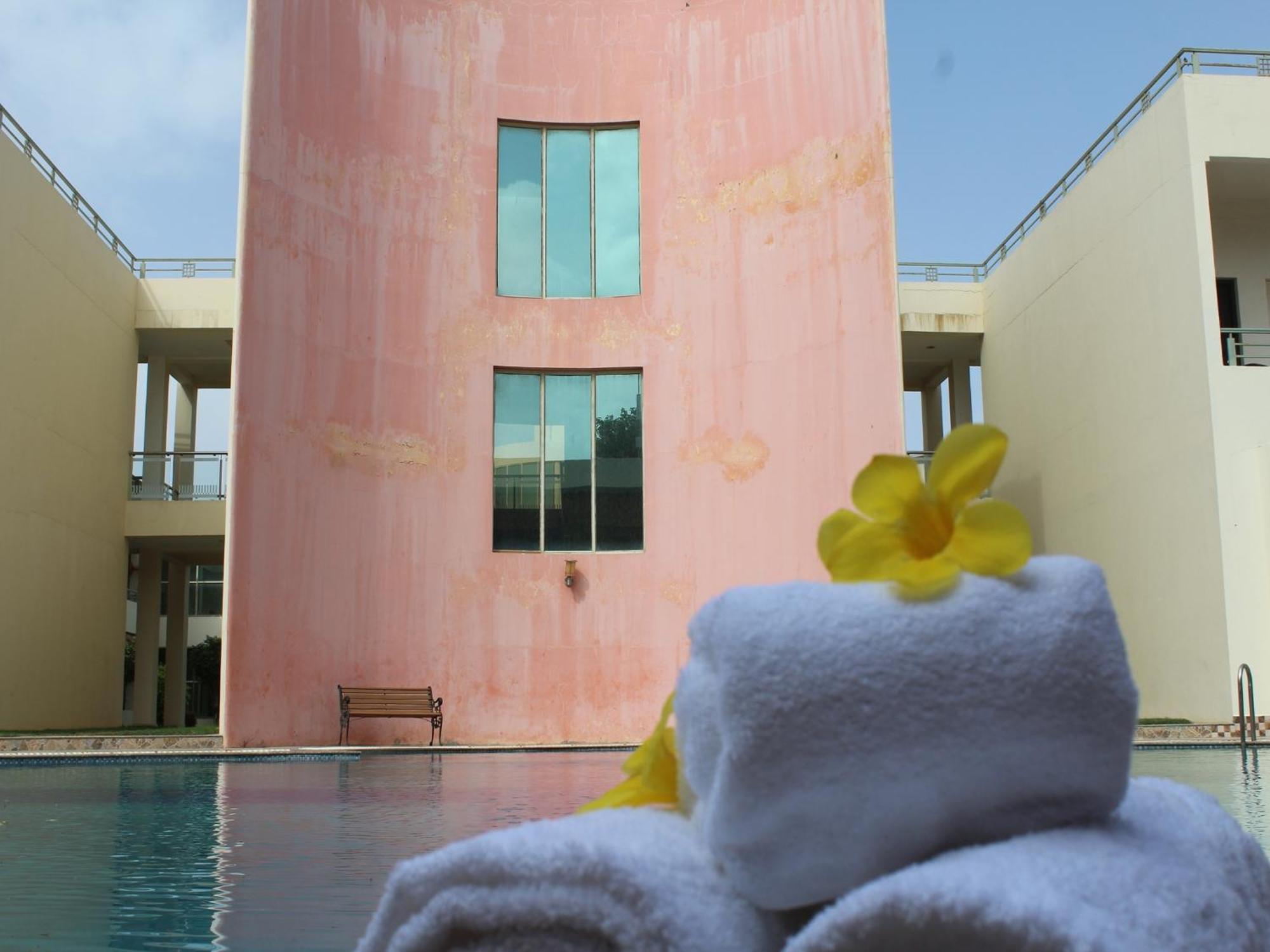 Seven Sky Clarks Exotica Hotel Bhuj Luaran gambar