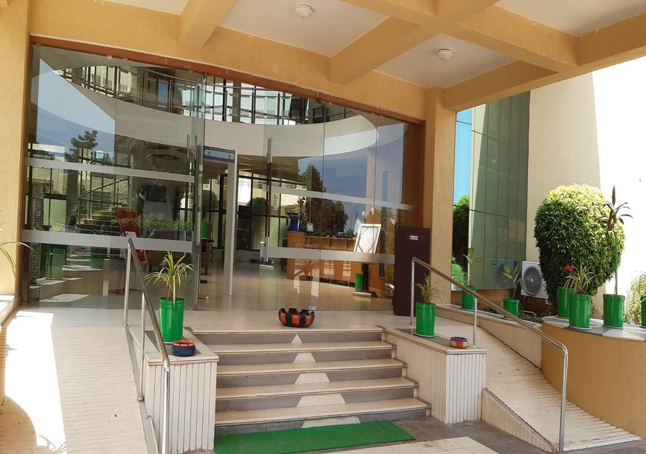 Seven Sky Clarks Exotica Hotel Bhuj Luaran gambar
